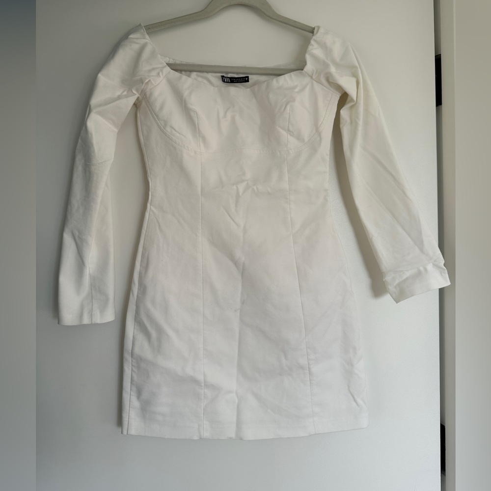 Cute white mini Zara Dress in size M /// long arm